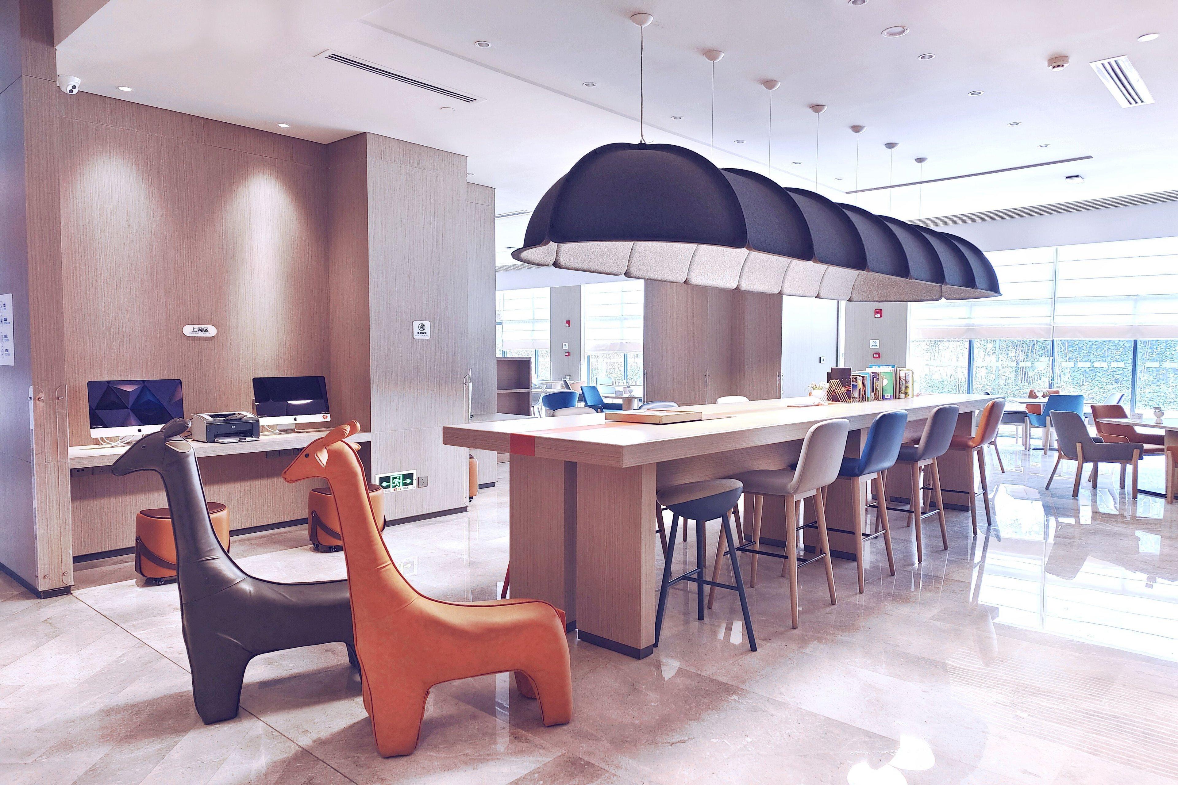Holiday Inn Express Kunming West By Ihg Εξωτερικό φωτογραφία