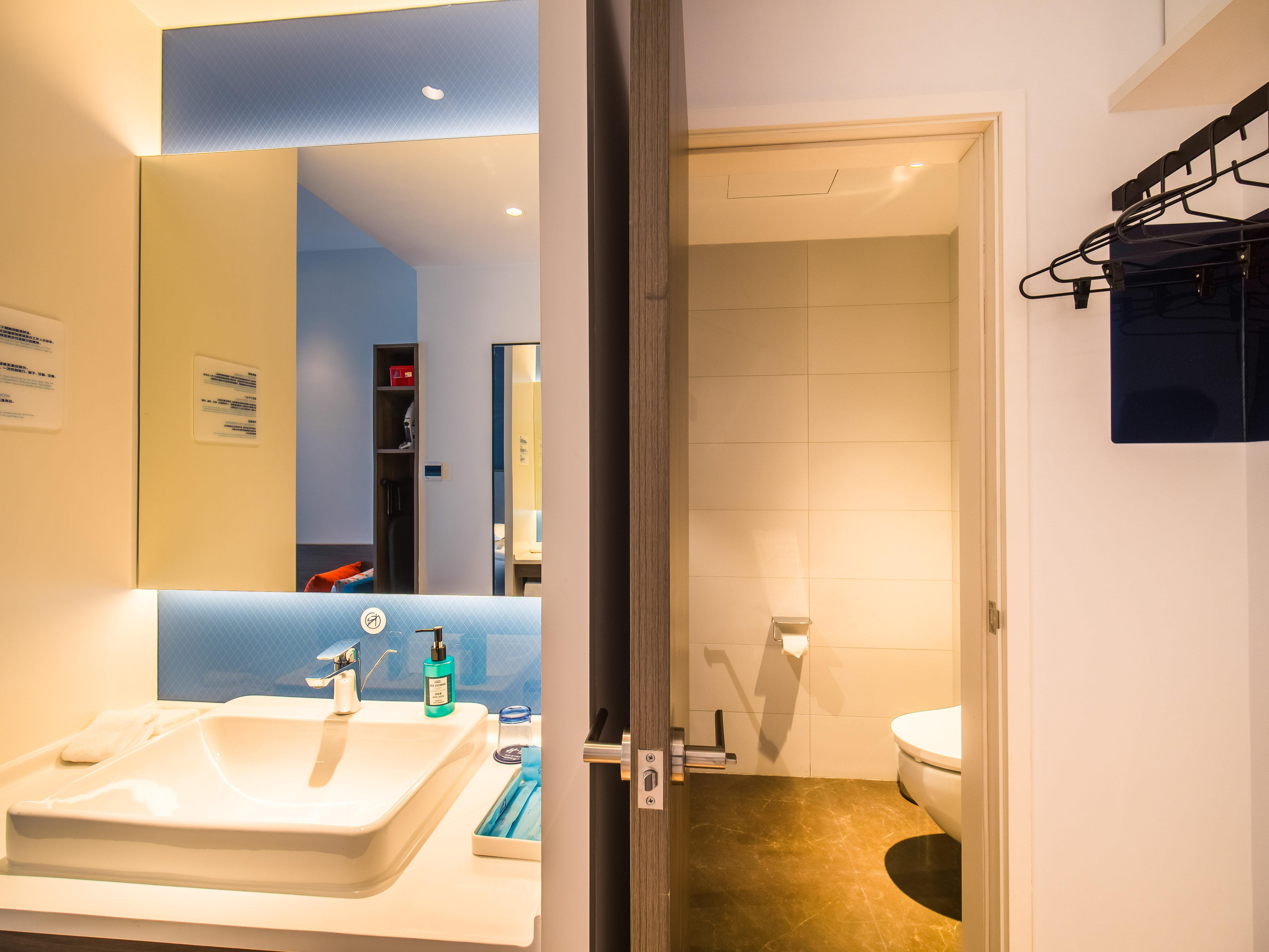 Holiday Inn Express Kunming West By Ihg Εξωτερικό φωτογραφία