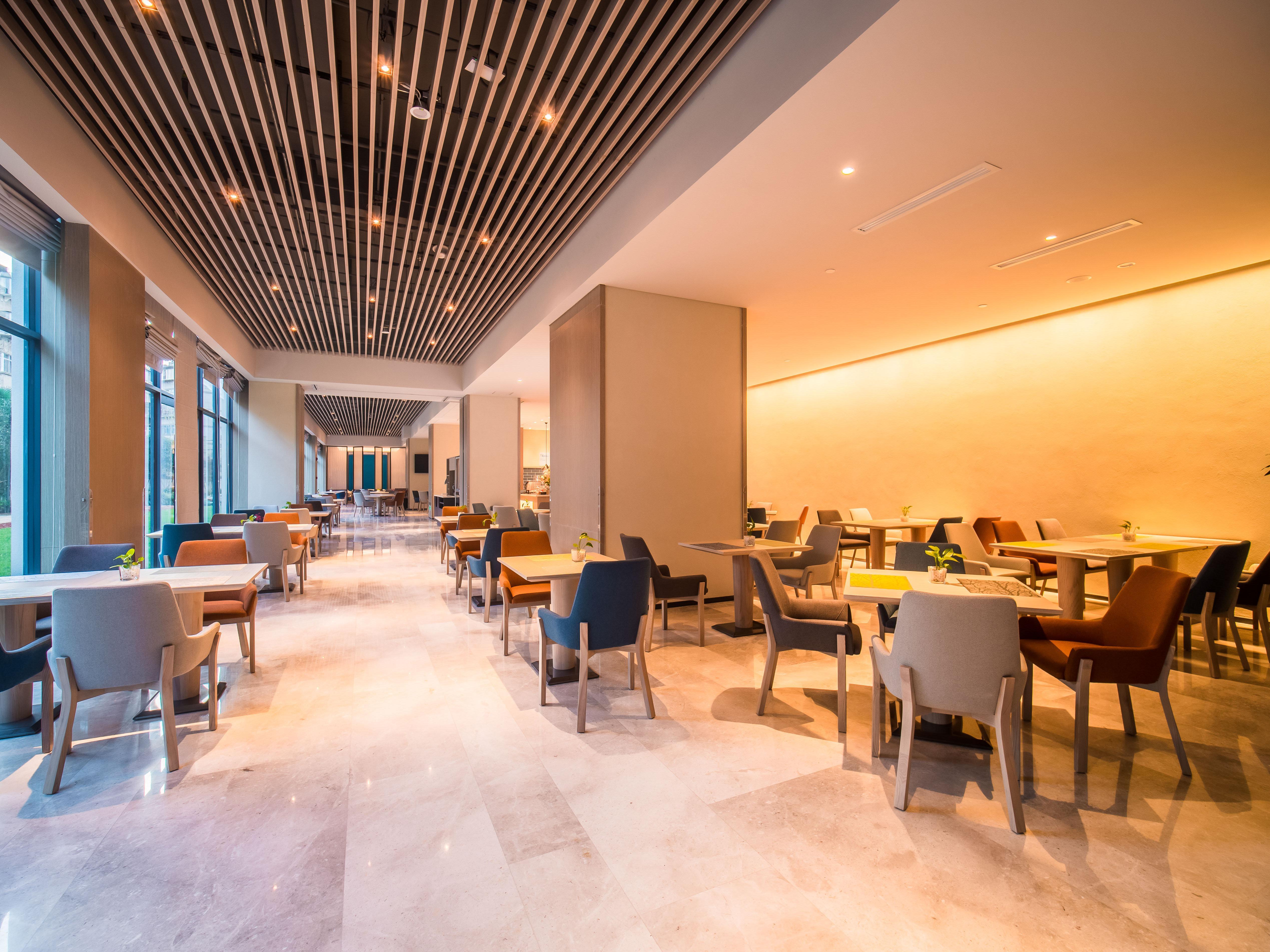 Holiday Inn Express Kunming West By Ihg Εξωτερικό φωτογραφία