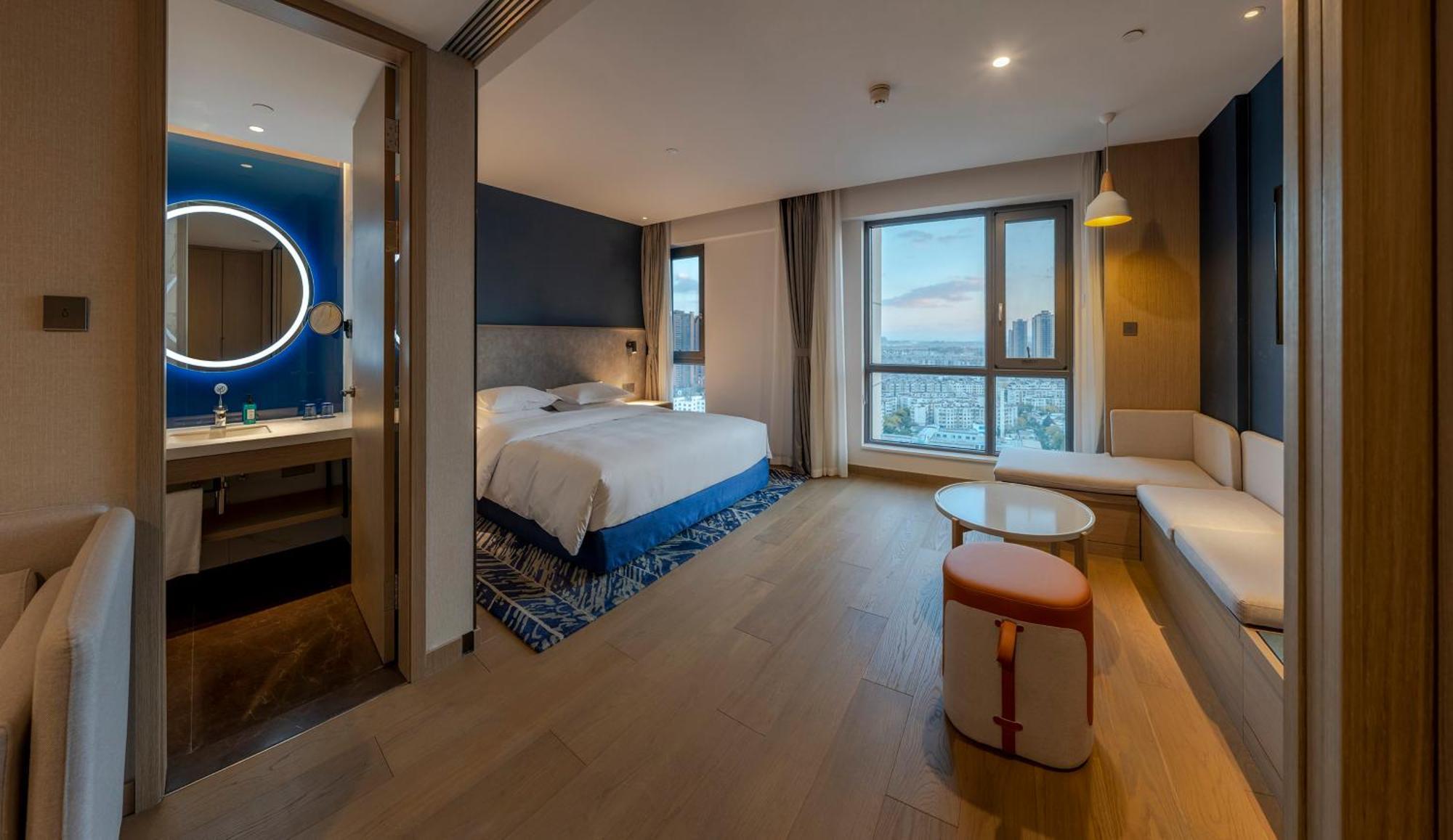 Holiday Inn Express Kunming West By Ihg Εξωτερικό φωτογραφία